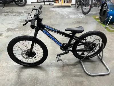 20” Spawn Savage Kid’s Mountain Bike. Spawn quality. Mechanic maintained. Chain tensioner. Great con...