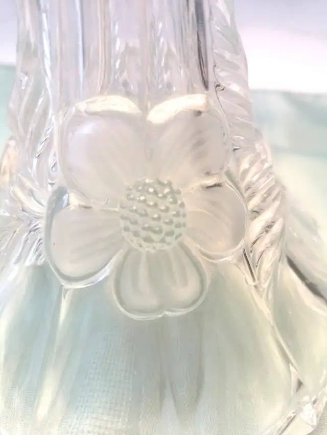 Table Lamp Glass Shade, Crystal Base Botanical Scalloped Frosted in Indoor Lighting & Fans in Markham / York Region - Image 9