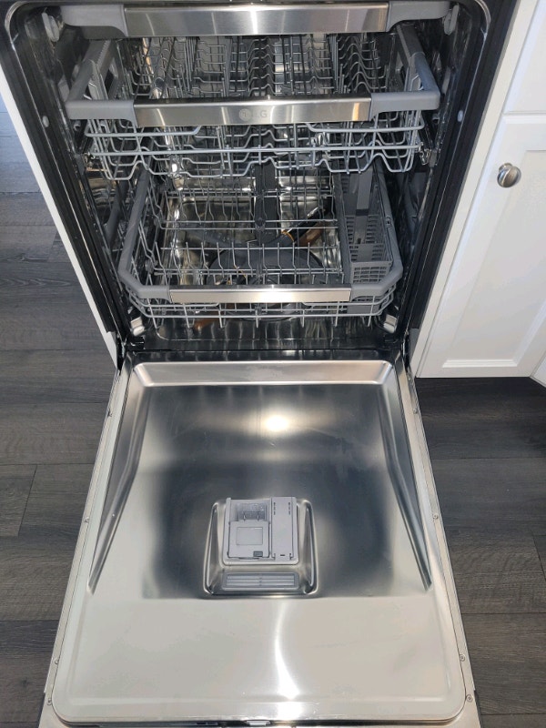 LG 24 in Stainless Steel built in dishwasher Dishwashers Edmonton