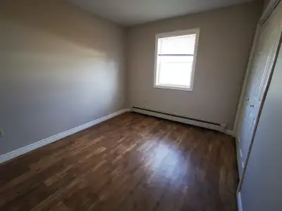 One Bedroom in a Two-Bedroom Apartment from March 1st!Only Male. Located in downtown Browns Court ar...