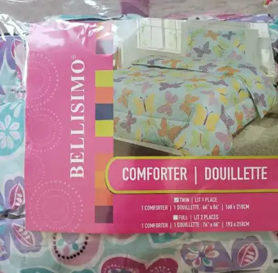 Soft and comfy twin comforter. In great condition. 100% polyester