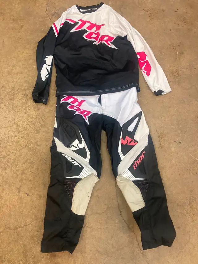 Motocross Gear Garage Sale in Dirt Bikes & Motocross in Winnipeg - Image 3