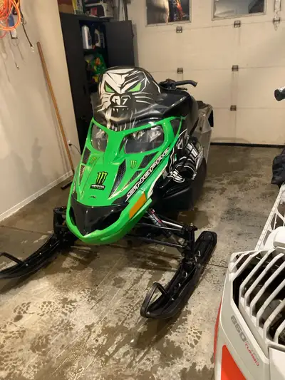 Great sled, ran reliable for the few years I’ve had it, has reverse. Clean machine , diamond drive o...