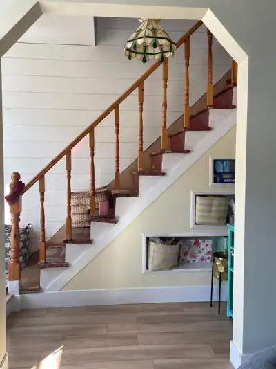 This charming, pet friendly, single family character home with modern updates for rent in the Flower...