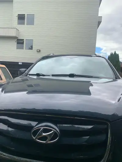 Hyundai santa fe sport in great condition, 207000 kms, v6 eco motor gets amazing power and efficienc...