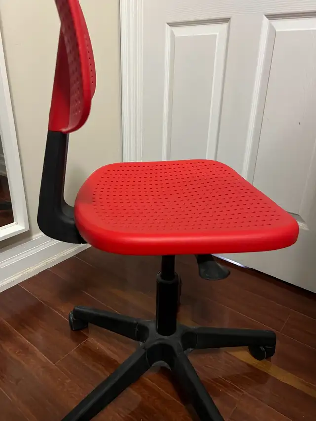 Red Ikea Chair in Chairs & Recliners in City of Toronto - Image 4