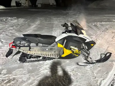 2014 Skidoo mxz tnt 800 etec. Electric start and pull start. Reverse. Heated handle bars. Spare belt...