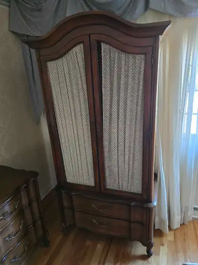 Armoire en bois / Wood wardrobe, View more