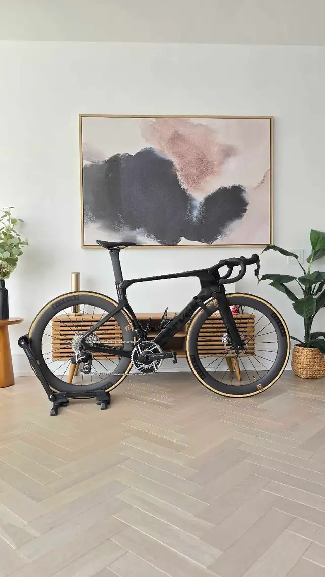 2026 Cervelo S5 SRAM Red 56cm Road Bike in Road in City of Toronto - Image 3