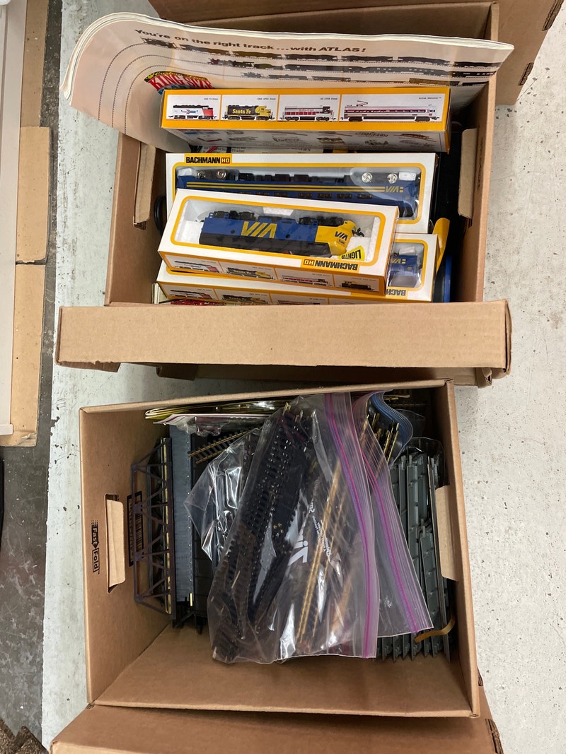 Boxes of HO scale train and tracks Hobbies & Crafts City of Toronto