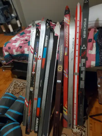 Assorted vintage skiis (per pair) just skiis, View more