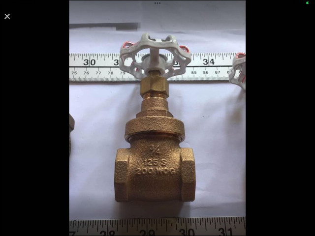 3/4” Bronze Gate Valves - Red White- NPT 200 - Made in Japan in Other in St. Catharines - Image 2