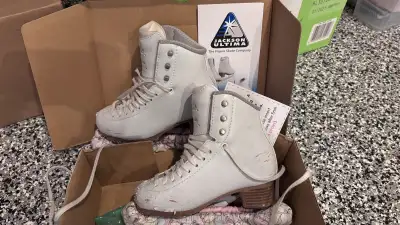 Jackson  Figure Skates Size 13.5, View more