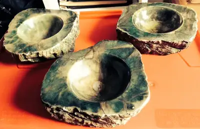 Lot 3 Cendriers anciens en MALACHITE set of 3 Vintage Ashtrays, View more