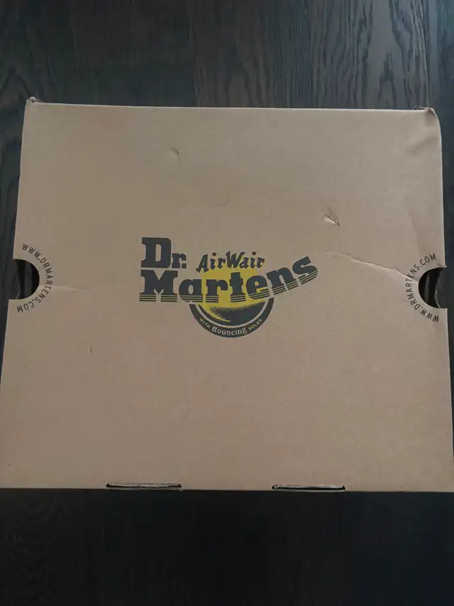 Dr. Martens Combs W Boots — White Canvas Hiker Style - US 8 W Sz in Women's - Shoes in City of Toronto - Image 7
