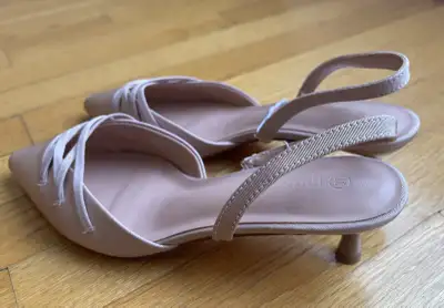 MAX Pink Shoe size 7 NEW, View more