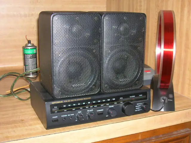 Optimus STA-20 Stereo Receiver with Realistic Minimus 7 Speakers in Stereo Systems & Home Theatre in Mississauga / Peel Region - Image 2