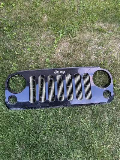Selling my front grill for a Jeep Wrangler JK generation (2007-2018). $120