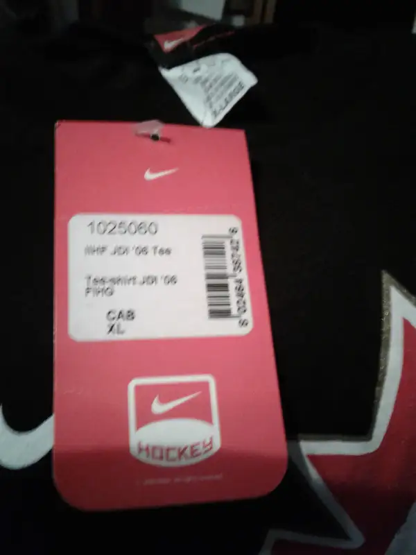 2-  NWT NIKE  TEAM CANADA IIHF JDI 2006 T SHIRTS in Men's in Dartmouth - Image 5