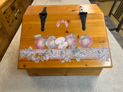 1980s retro breadbox, View more