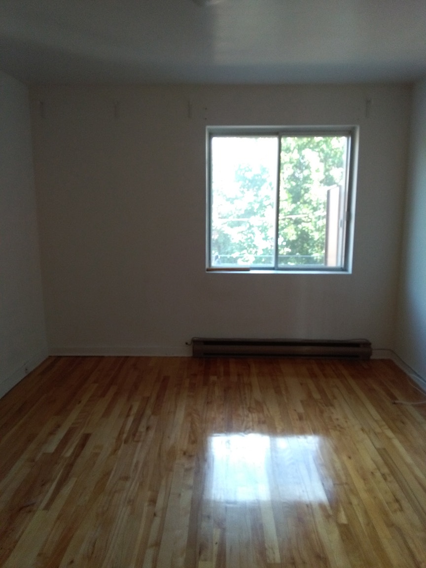Prêt à emménager/Move-In Ready : 4 ½ lumineux  sur la Rue Masson — photo 3