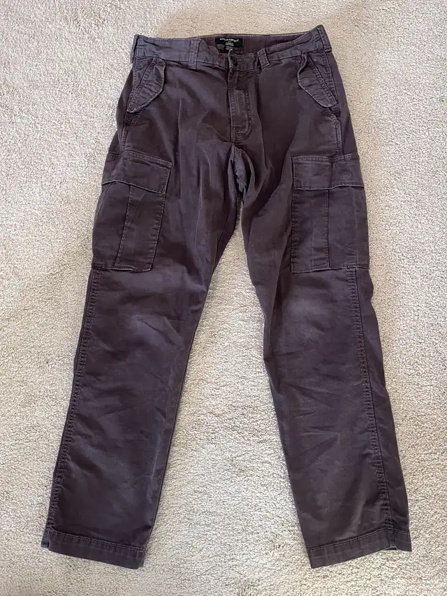 Men’s Cargo pants Banana Republic in Men's in Calgary - Image 4