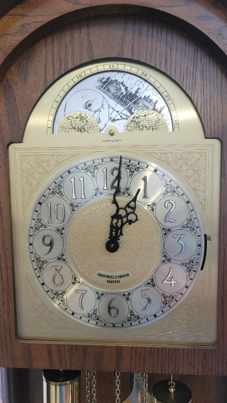 Grandfather clock in Arts & Collectibles in Hamilton - Image 4