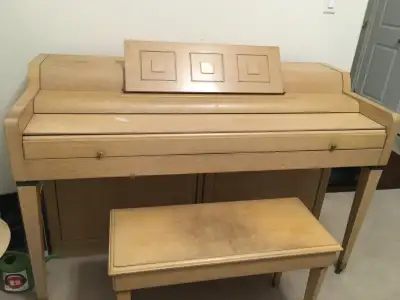 Free piano, View more