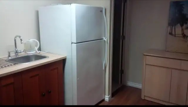 furnished room in Central Park in Room Rentals & Roommates in Ottawa - Image 7