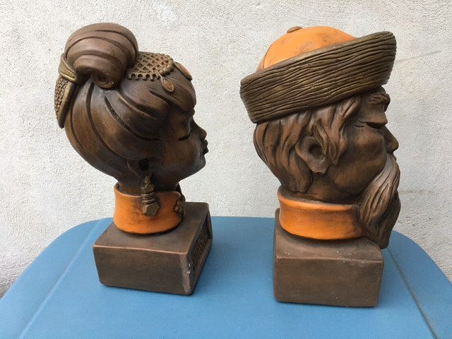 1960s Chalkware Regal Couple (?Universal Statuary Corp) in Arts & Collectibles in Kitchener / Waterloo - Image 3
