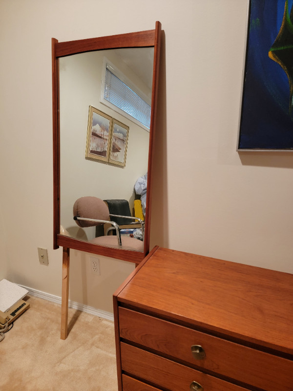 ⭐ Beautiful Vintage Mid Century Modern MCM Teak 9 Drawer Dresser