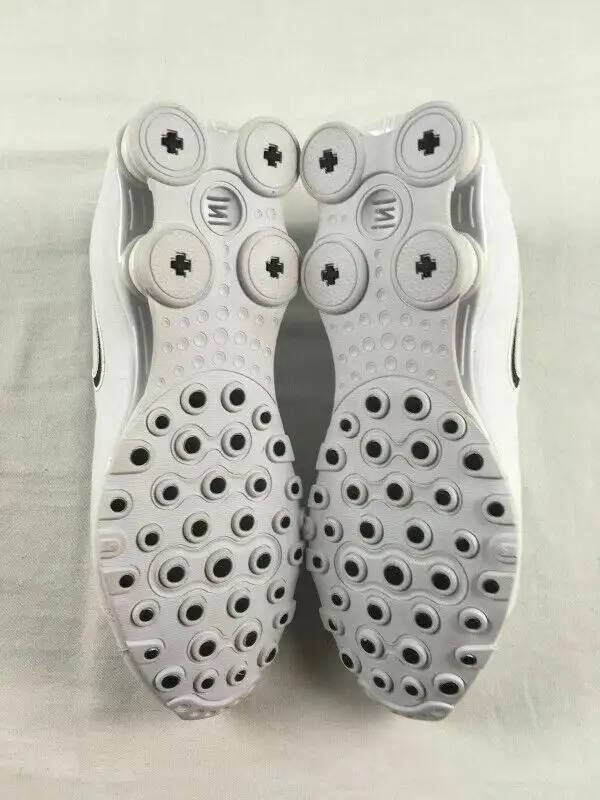 Nike Shox Brand New Size 14 White/White in Men's Shoes in City of Montréal - Image 5