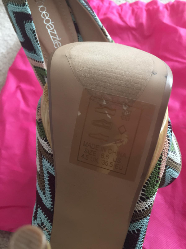 Paire rare de talons neufs à vendre à très bon prix dans Femmes - Chaussures  à Longueuil/Rive Sud - Image 2