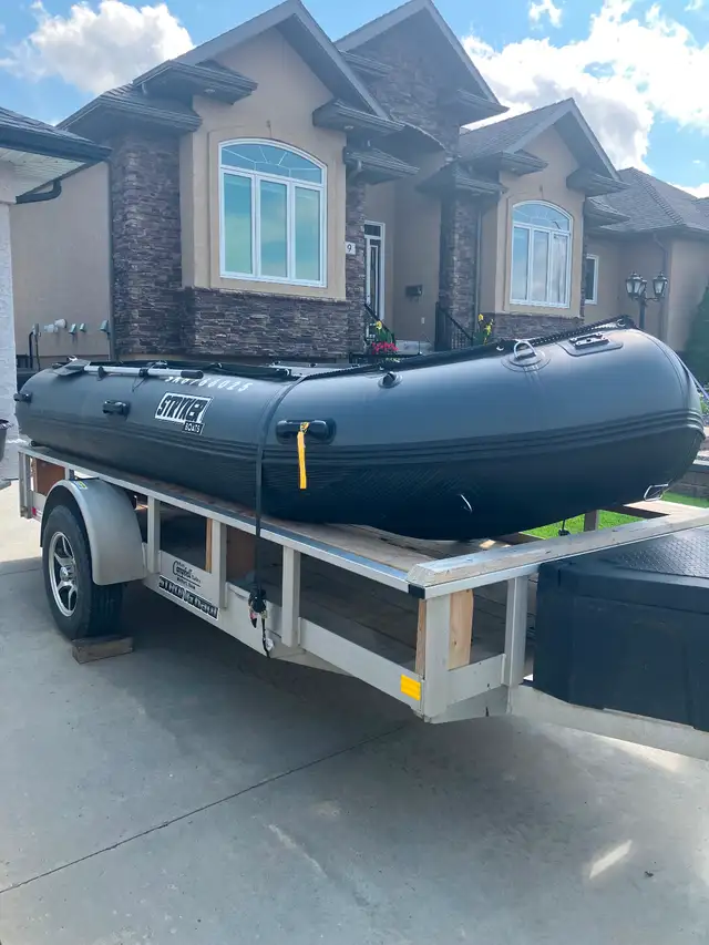 Stryker Inflatable Boat in Canoes, Kayaks & Paddles in Prince Albert - Image 4