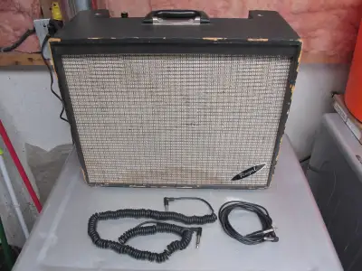 Vintage 60's Canada made Regal 300 (Pepco) tube amp, works, View more