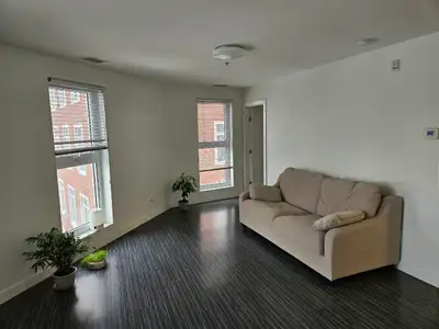 Beautiful and very bright 1-bedroom apartment available in the Exchange District, in a quiet locatio...