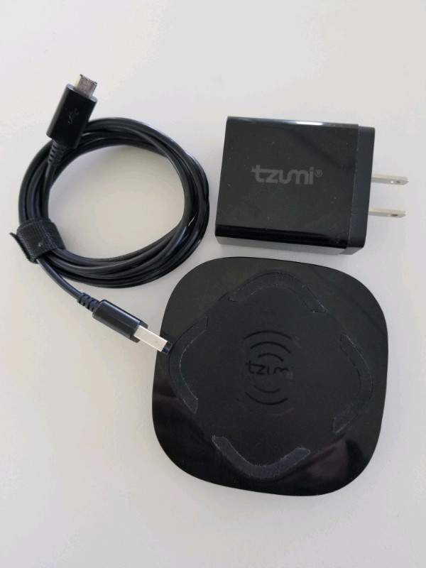 Tzumi Fast Charging Pad for Cell Phones, Like New in Cell Phone Accessories in Summerside