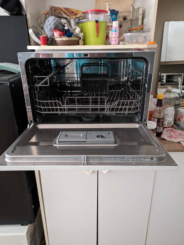 Lave vaisselle portatif in Dishwashers in Gatineau - Image 2