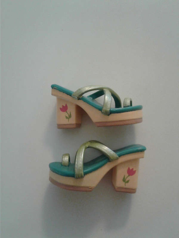 Shoezies - Mini Shoes in Women's - Shoes in Kitchener / Waterloo - Image 4