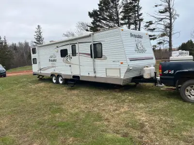Exquisite condition, private master bedroom with 4 bunks at the rear