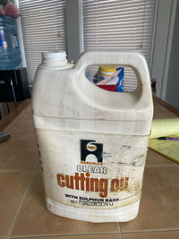 1 gallon of Hercules clear cutting oil with sulphur base