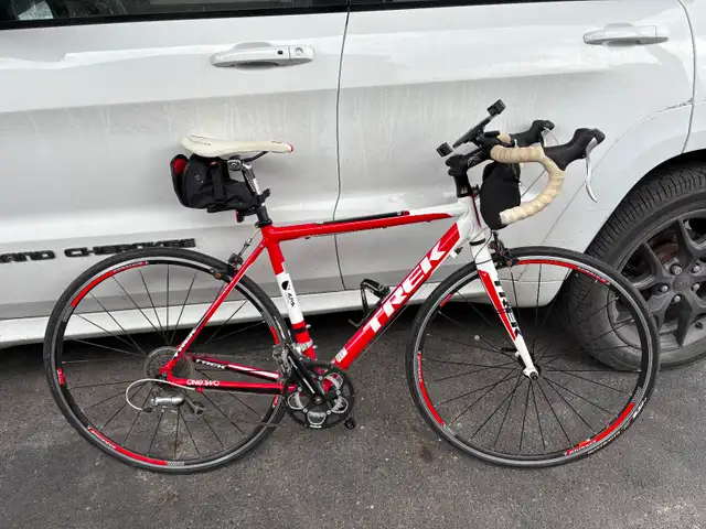 Vélo trek à vendre homme in Road in Granby - Image 2