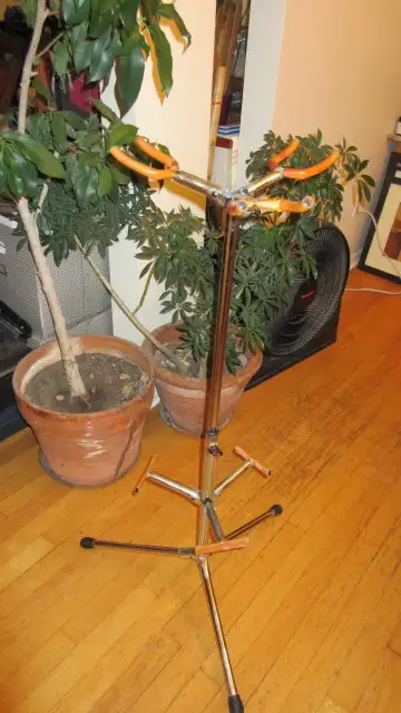 Adjustable Triple hanging guitar stand, View more