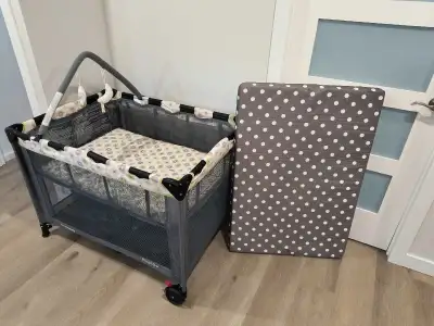 Playpen avec matelas et sac de transport , View more