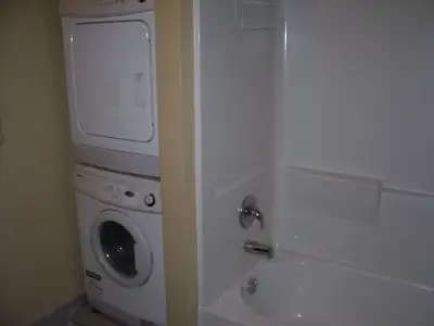 UPPER 1 BDRM. APT. WITH DEN IN OLD SOUTH AVAIL. AUG1 OR SEPT.1