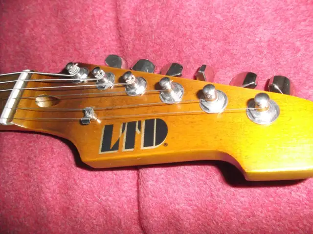 Guitare électrique ESP-LTD LTE 254D3TB in Guitars in Sherbrooke - Image 5