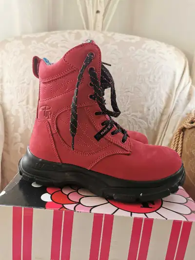 Bottes de travail pour dames, View more