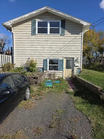 Stratford Pe 1 bedroom, stove, fridge heat and hot water included. Electricity and internet not incl...