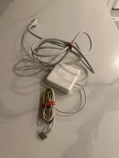 Selling MagSafe 2 Power Adapter for Macbook with 6 ft chord. Great condition! 85W is a great speed!...