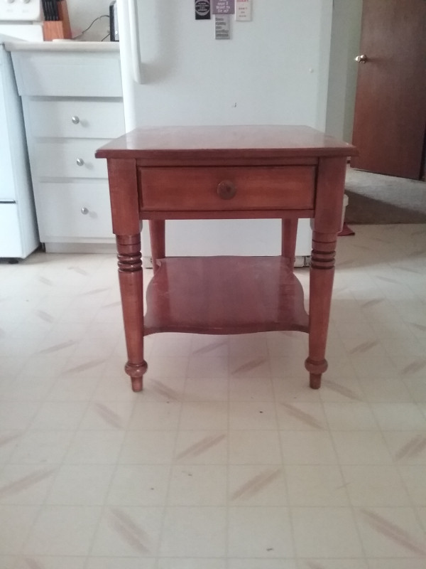 End table Coffee Tables Lethbridge Kijiji